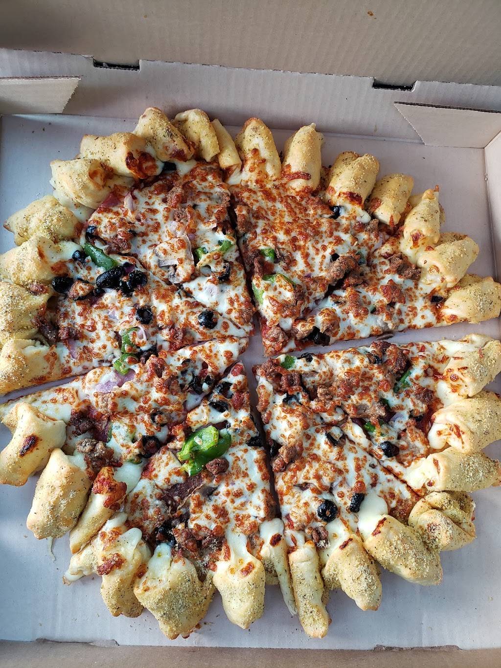 Pizza Hut | meal delivery | 1630 Albion Rd, Etobicoke, ON M9V 5H5, Canada | 4163101010 OR +1 416-310-1010