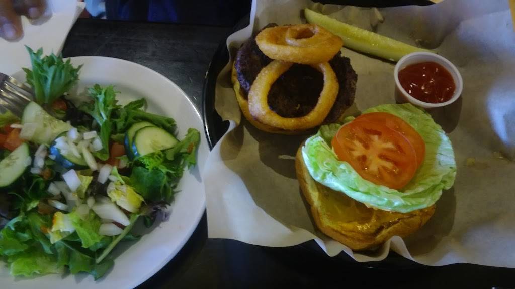 Kaminskis BBQ & Sports Lounge | restaurant | 12735 Poway Rd, Poway, CA 92064, USA | 8587481106 OR +1 858-748-1106