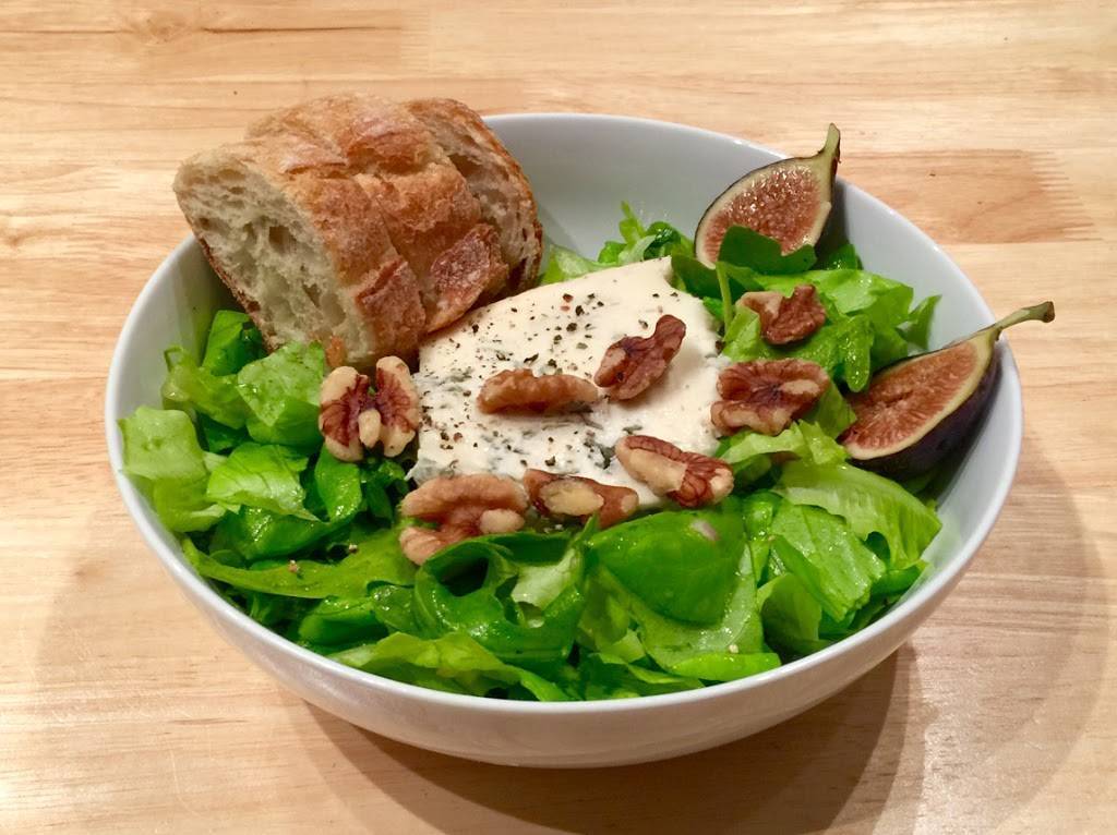 Dickens Street Public House at Four Farthings | night club | 2060 N Cleveland Ave, Chicago, IL 60614, USA | 7736616129 OR +1 773-661-6129