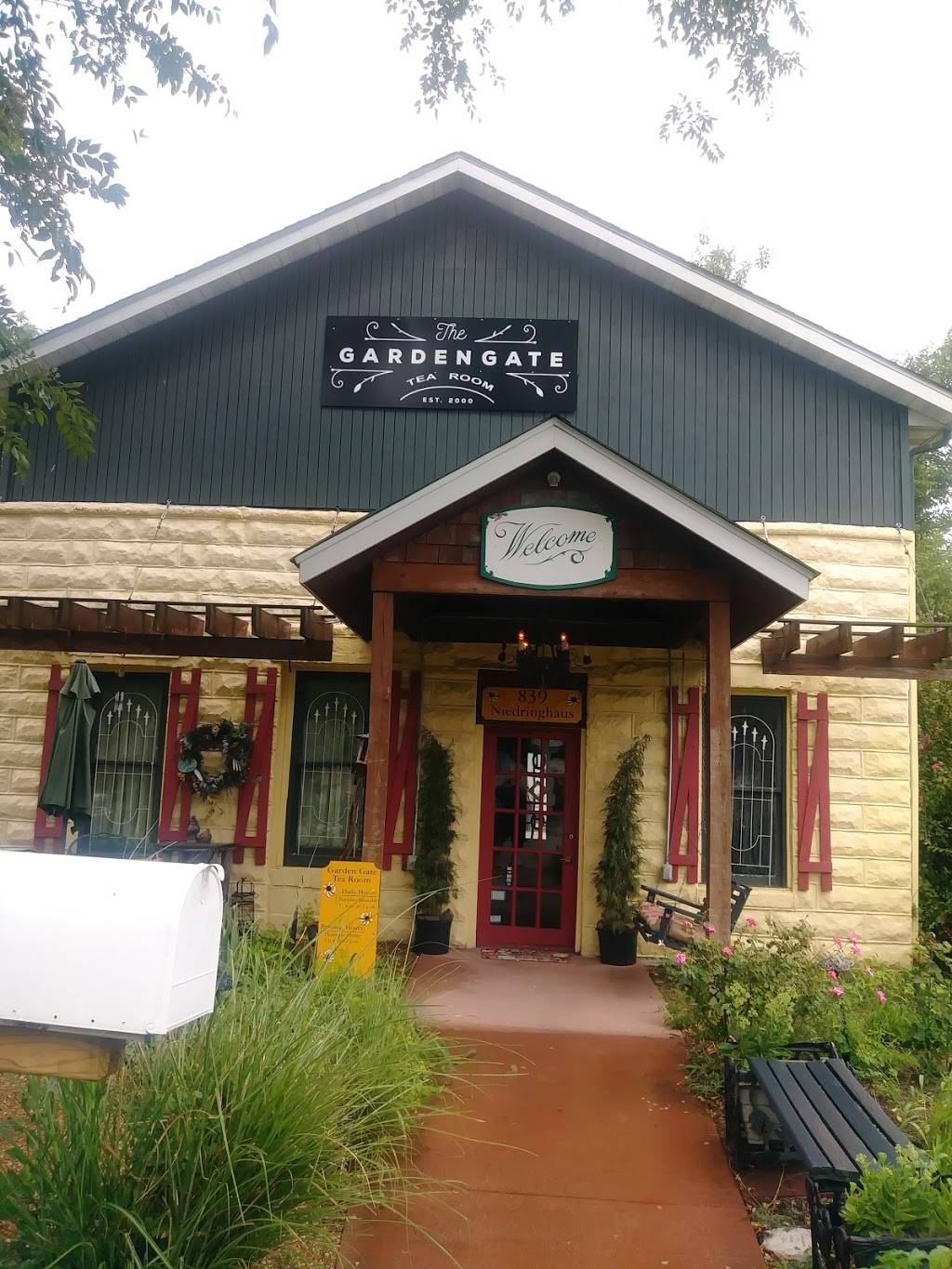Garden Gate Tea Room | restaurant | 839 Niedringhaus Ave, Granite City, IL 62040, USA | 6184520539 OR +1 618-452-0539