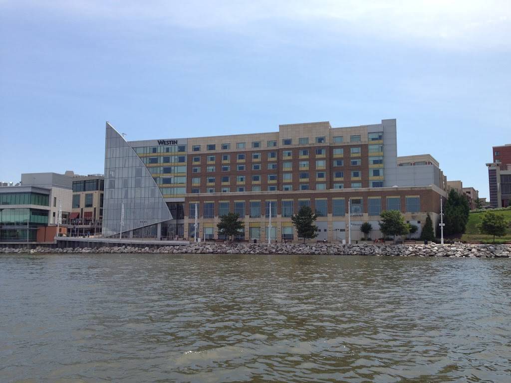 Sauciety an American Grill | restaurant | 171 Waterfront St, Oxon Hill, MD 20745, USA | 2407663640 OR +1 240-766-3640