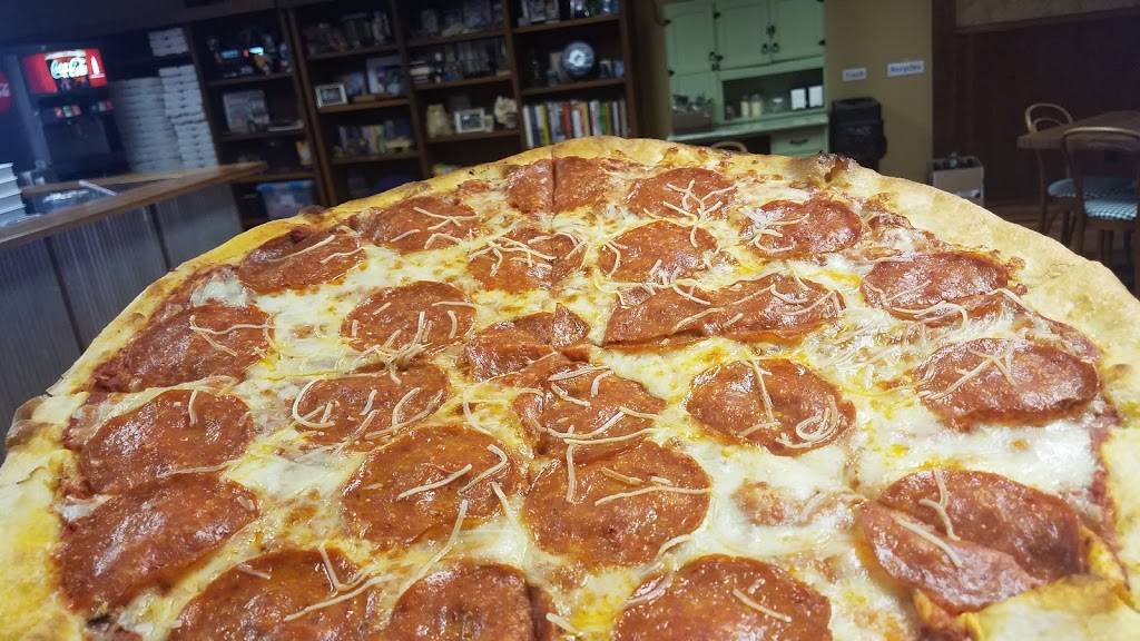 Magpie Pizzeria | restaurant | 728 47th Ave, Amana, IA 52203, USA | 3196225210 OR +1 319-622-5210