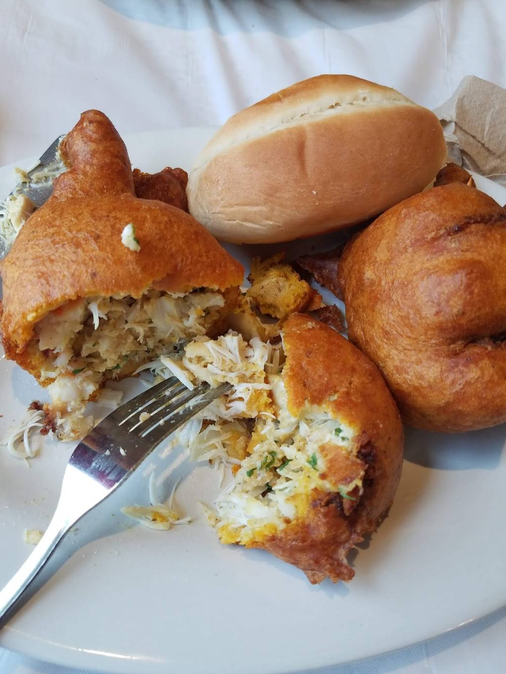 Kahlers Crab House | restaurant | 8036 Philadelphia Rd, Rosedale, MD 21237, USA | 4108668381 OR +1 410-866-8381