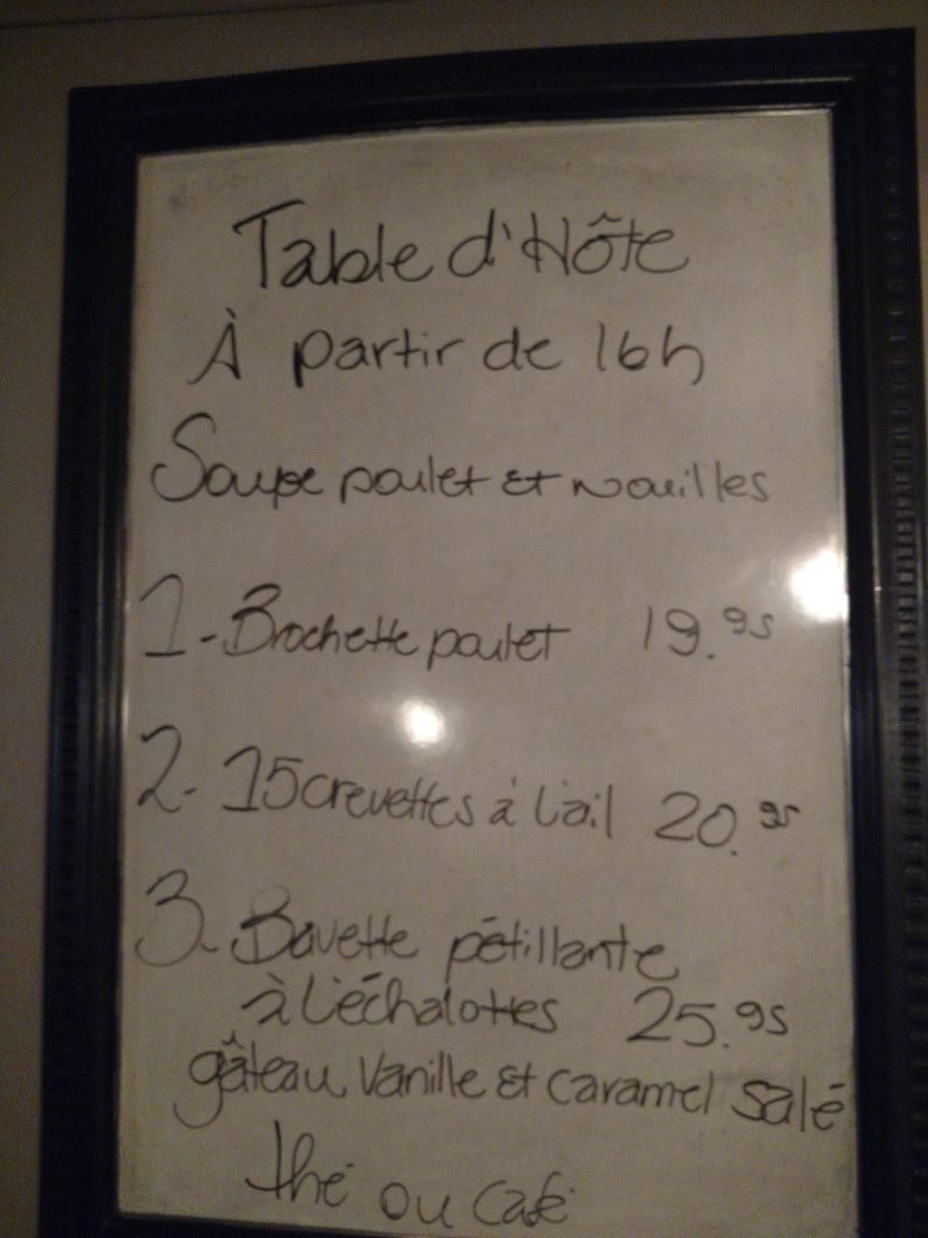 Restaurant LApéro | restaurant | 3 Chemin des Trois Lacs, Asbestos, QC J1T 3T2, Canada | 8198797000 OR +1 819-879-7000