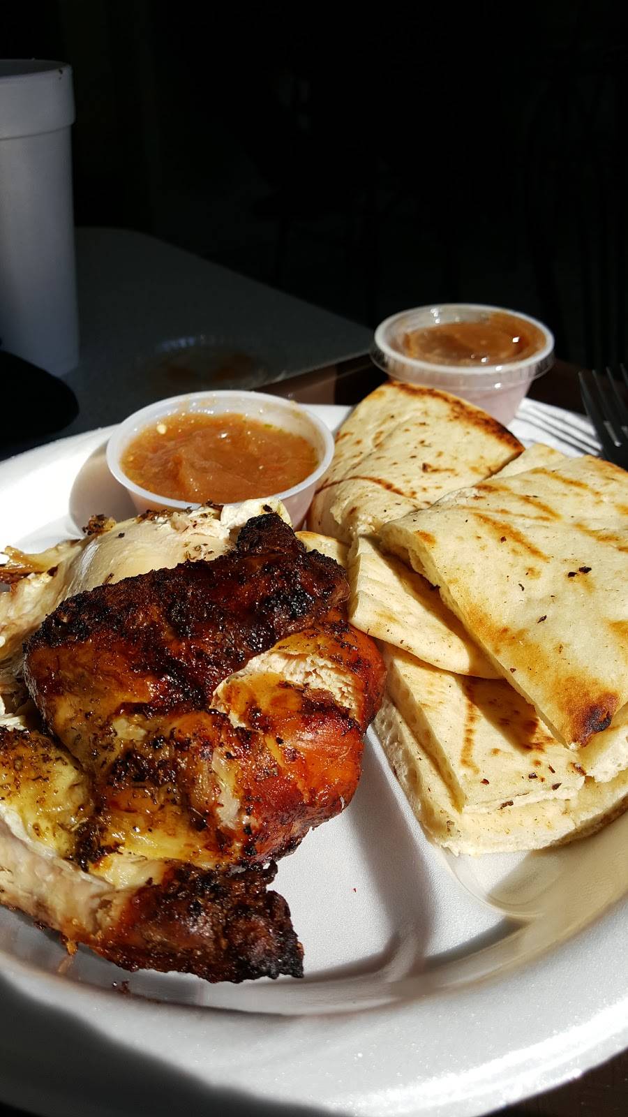 Chicken Hut | restaurant | 3200 N Broadway, Chicago, IL 60657, USA | 7738681755 OR +1 773-868-1755