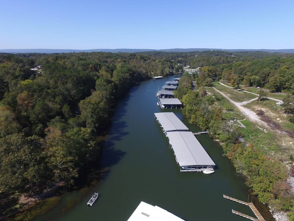 Harbor Lights Marina | restaurant | 9718 Hixson Pike, Soddy-Daisy, TN 37379, USA | 4238425391 OR +1 423-842-5391