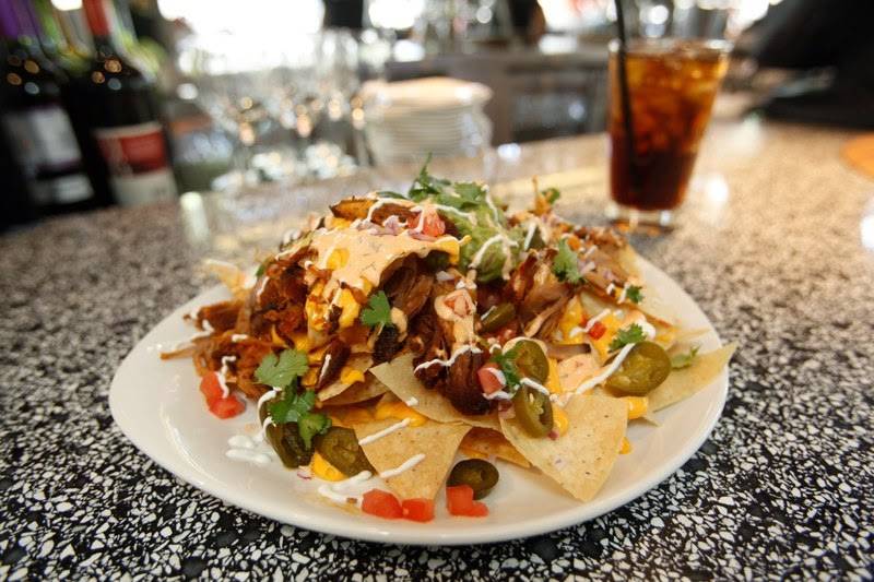 Public House Downtown | restaurant | 1132 16th St, Sacramento, CA 95814, USA | 9164460888 OR +1 916-446-0888