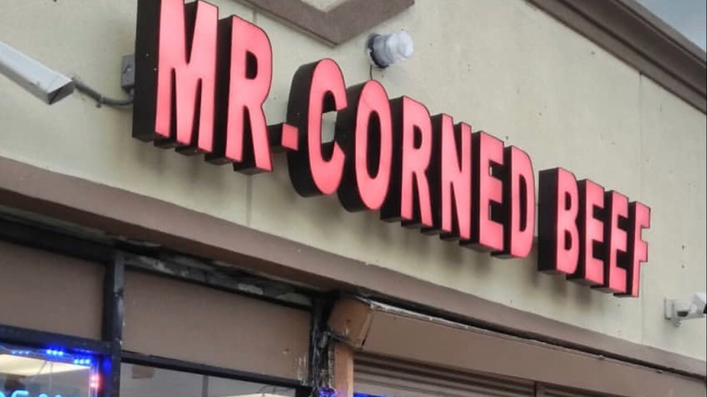 Mr. Corned Beef | restaurant | 17819 W Seven Mile Rd, Detroit, MI 48235, USA | 3132466146 OR +1 313-246-6146