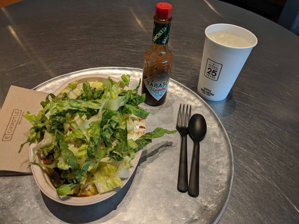 Chipotle Mexican Grill | restaurant | 15375 W Bluemound Rd Ste 170, Brookfield, WI 53005, USA | 2627960463 OR +1 262-796-0463