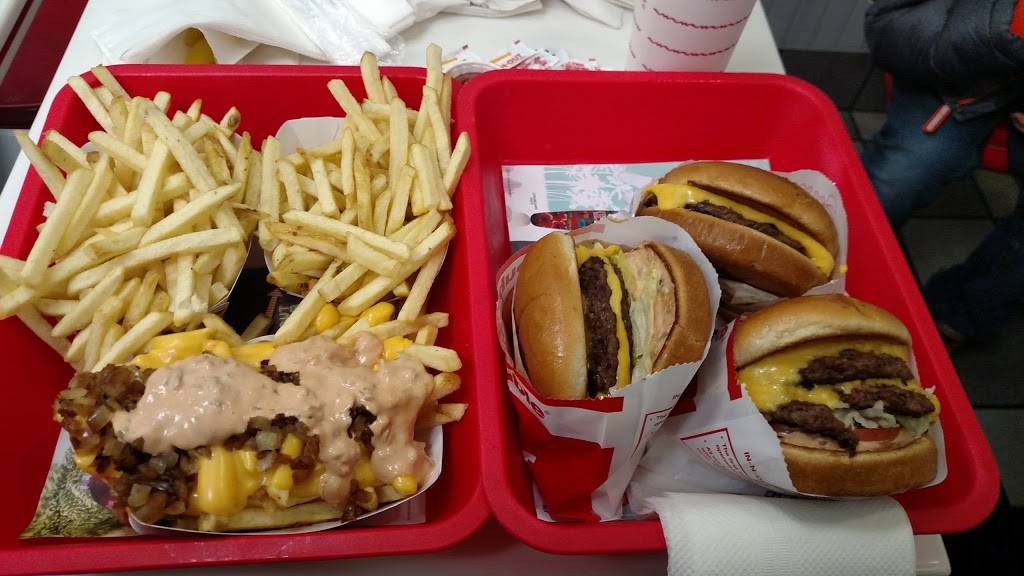 In-N-Out Burger | restaurant | 382 N Clovis Ave, Clovis, CA 93612, USA | 8007861000 OR +1 800-786-1000