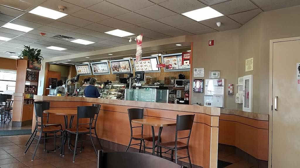 Tim Hortons | restaurant | 1810 Maple Rd, Amherst, NY 14221, USA | 7166888452 OR +1 716-688-8452