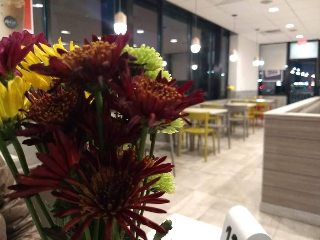 McDonalds | cafe | 1218 M-89, Plainwell, MI 49080, USA | 2696858662 OR +1 269-685-8662