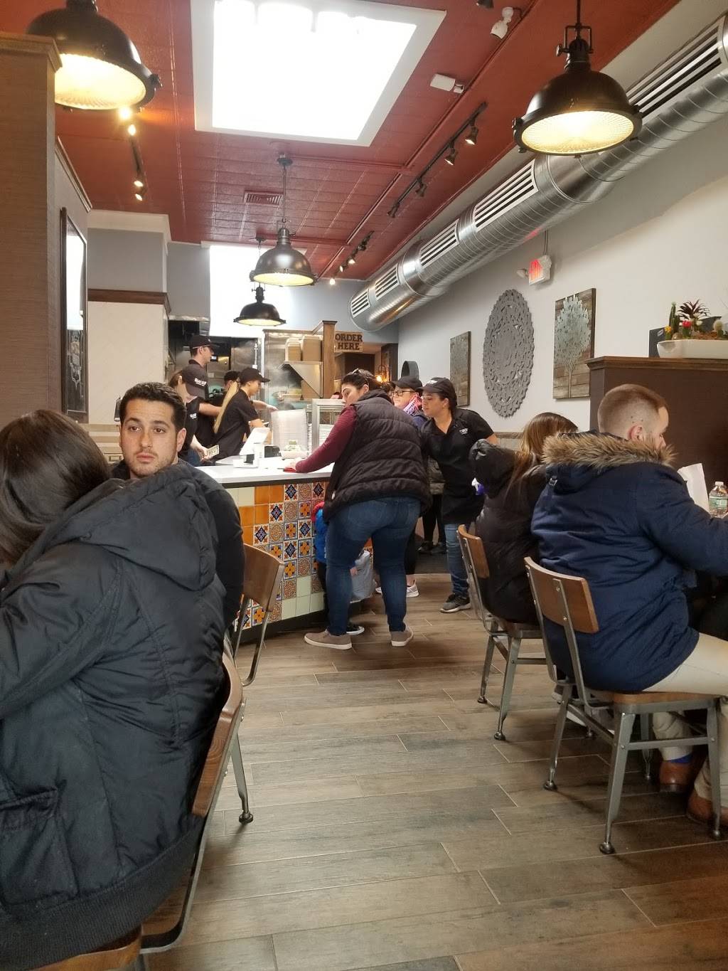 Guac Shop Mexican Grill | restaurant | 160 7th St, Garden City, NY 11530, USA | 5162743380 OR +1 516-274-3380