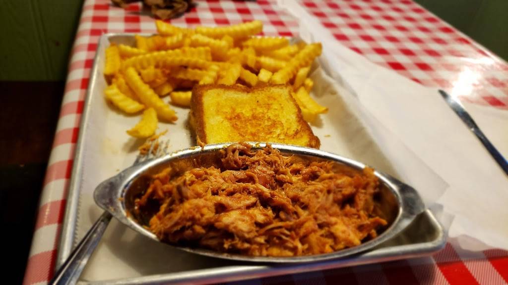 Finger Lickin BBQ Bar & Grill | restaurant | 3142 53rd Ave E #34203, Bradenton, FL 34203, USA | 9412260828 OR +1 941-226-0828