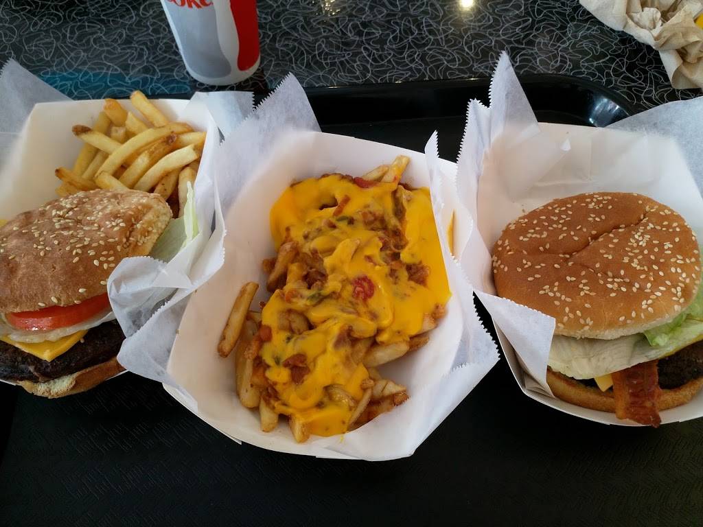 Mels Drive-In | restaurant | South St, Orlando, FL 32819, USA | 4072244233 OR +1 407-224-4233