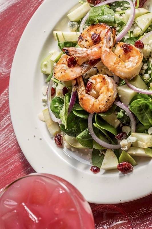 La Familia Restaurant | restaurant | 431 Winthrop St, Taunton, MA 02780, USA | 5088238664 OR +1 508-823-8664