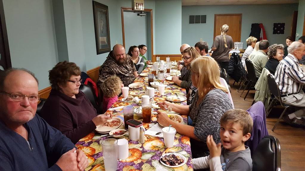 Ritas Family Dining | restaurant | 103 N Michigan Ave, Edgerton, OH 43517, USA | 4192981416 OR +1 419-298-1416