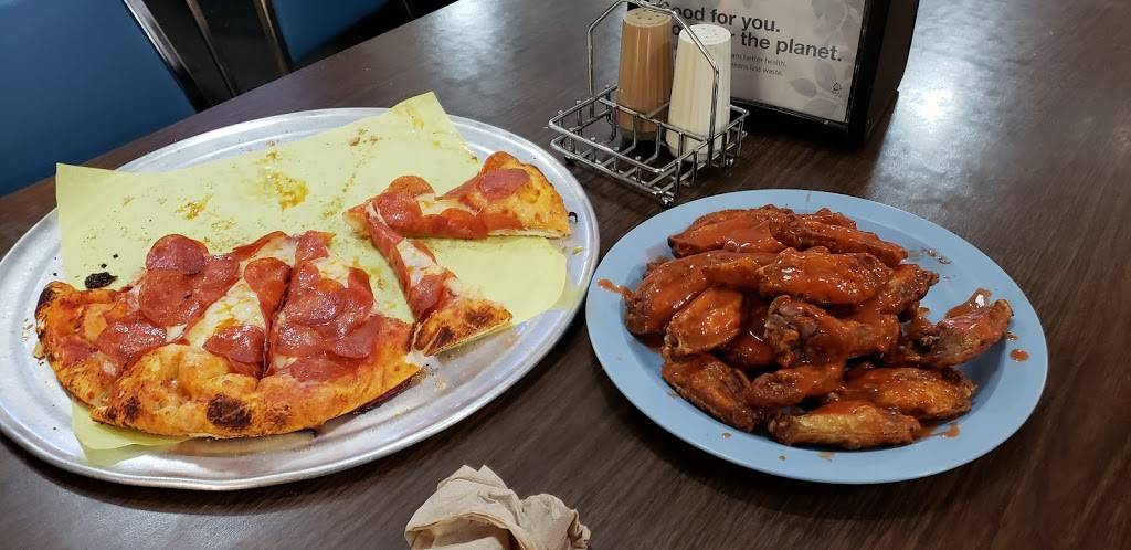 Geneos Pizza Parlor | restaurant | 307 N Main St, Livingston, CA 95334, USA | 2093948444 OR +1 209-394-8444