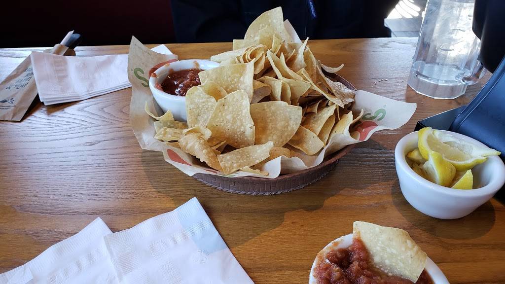 Chilis Grill & Bar | meal takeaway | 1004 FL-19, Palatka, FL 32177, USA | 3863284646 OR +1 386-328-4646