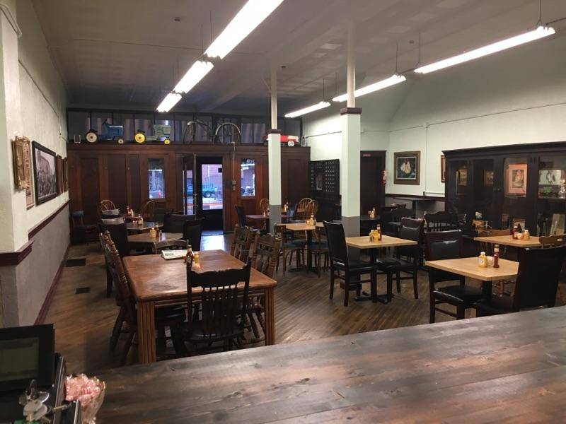 Brick Street Restaurant | restaurant | 448 E O and M Ave, North Vernon, IN 47265, USA | 8125923960 OR +1 812-592-3960