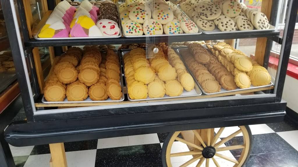 El Fandangos | restaurant | 5435 W 34th St, Indianapolis, IN 46224, USA | 3172958396 OR +1 317-295-8396