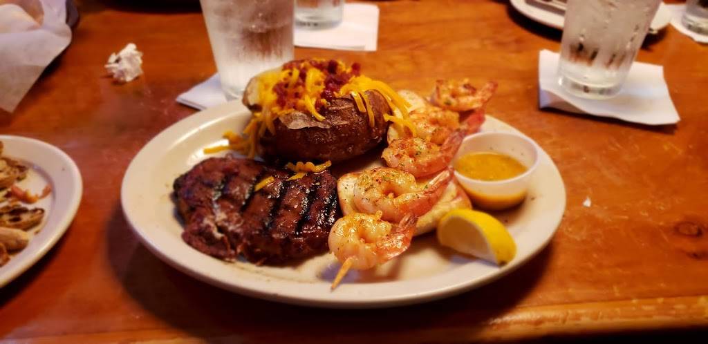 Texas Roadhouse | restaurant | 13830 I-35, Live Oak, TX 78233, USA | 2109674998 OR +1 210-967-4998