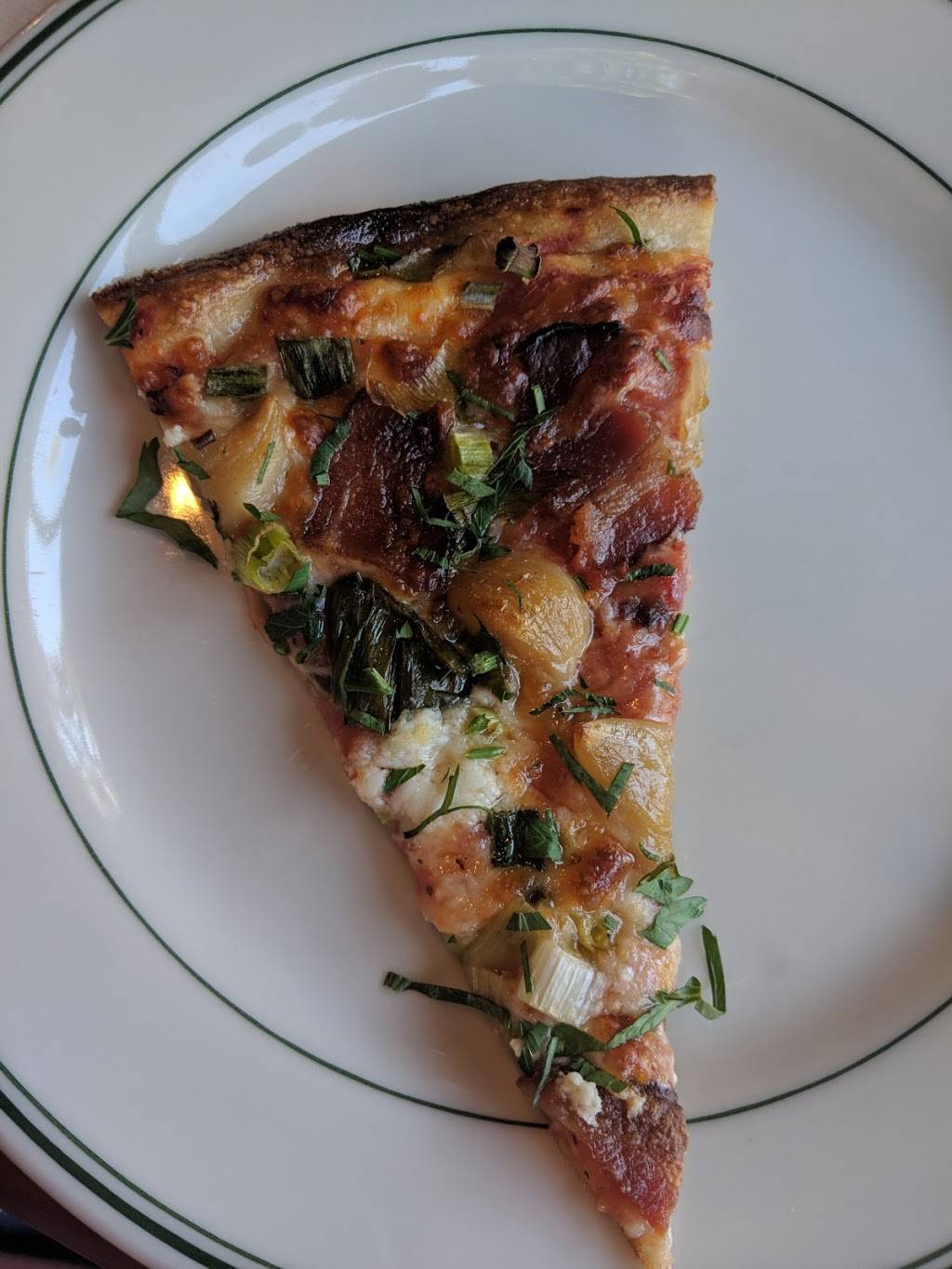 Ghiringhellis Pizzeria | restaurant | 45 Broadway, Fairfax, CA 94930, USA | 4154537472 OR +1 415-453-7472