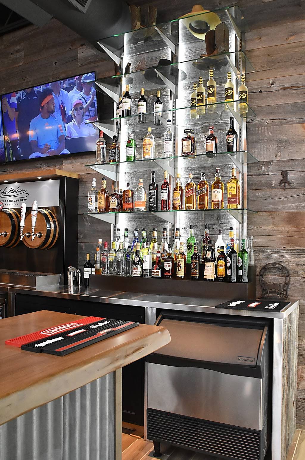 Wild Wing | restaurant | 321 Main St #3, Wasaga Beach, ON L9Z 0B6, Canada | 7053529464 OR +1 705-352-9464