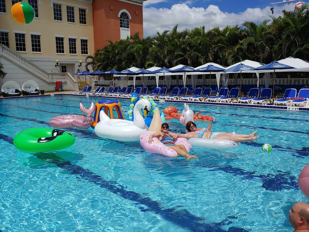 The Club at Treasure Island | restaurant | 400 Treasure Island Causeway, Treasure Island, FL 33706, USA | 7273674511 OR +1 727-367-4511