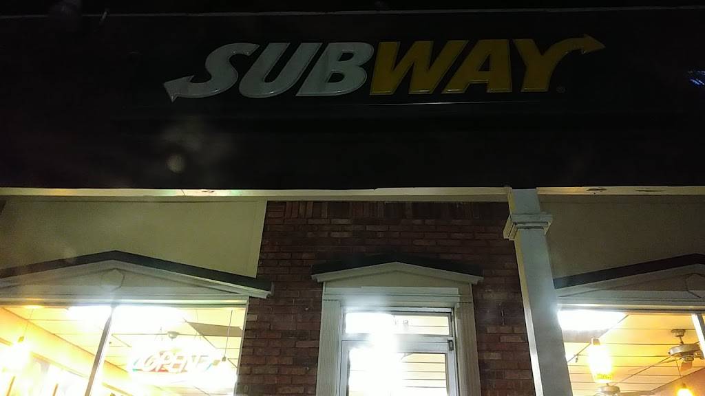 Subway | meal takeaway | 1502-5 Main St, Franklin, LA 70538, USA | 3378281610 OR +1 337-828-1610