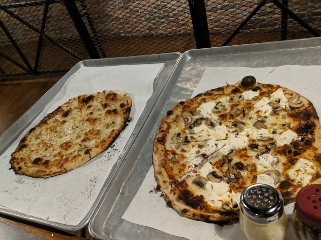 Brewport | restaurant | 225 South Frontage Road, Bridgeport, CT 06604, USA | 2036124438 OR +1 203-612-4438