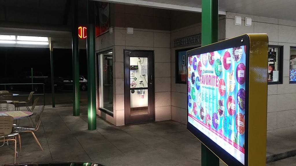 Sonic Drive-In | restaurant | 1901 Coliseum Blvd, Montgomery, AL 36110, USA | 3342722886 OR +1 334-272-2886