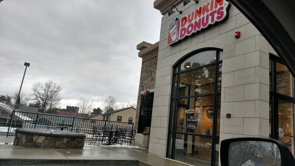 Dunkin | bakery | 43 Range Rd, Windham, NH 03087, USA | 6034587281 OR +1 603-458-7281