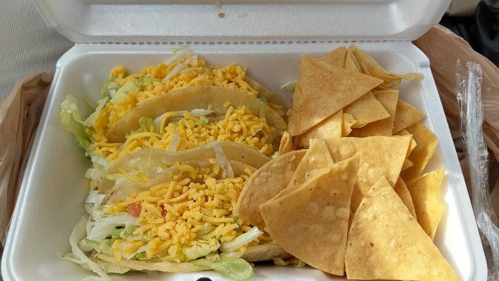 Famous Taco | restaurant | 1500 W Lake Lansing Rd, East Lansing, MI 48823, USA | 5173242800 OR +1 517-324-2800