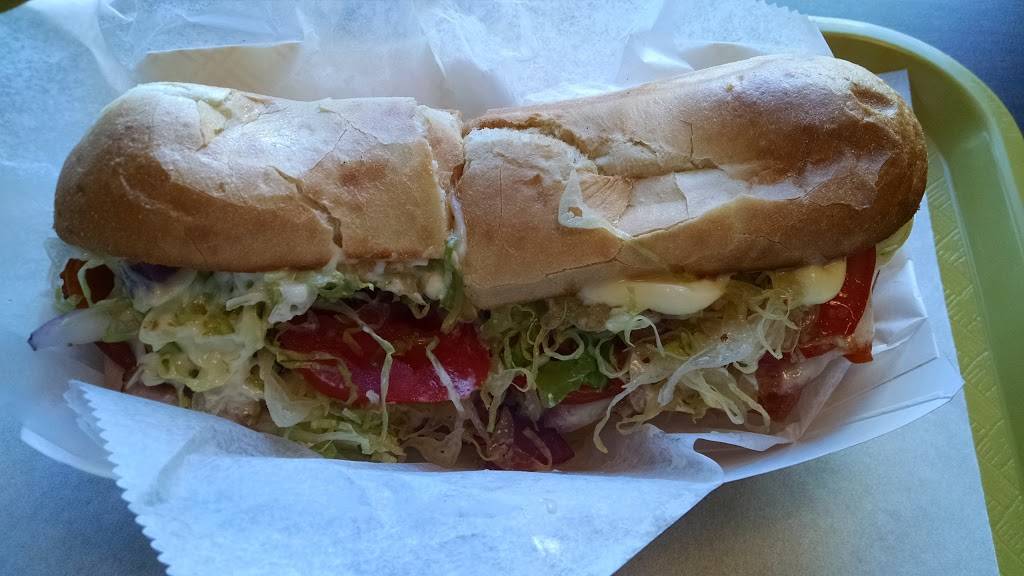 Fanucces Campus Pizzeria & Pasta House | restaurant | 2032 Euclid Ave, Cleveland, OH 44115, USA | 2165055650 OR +1 216-505-5650