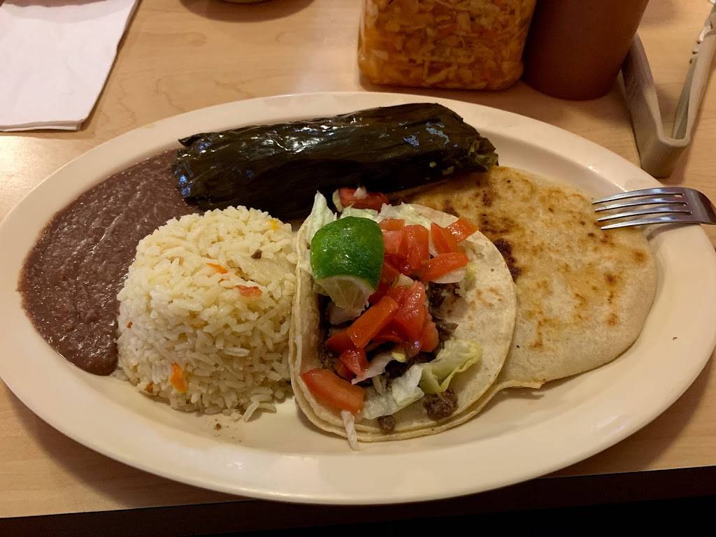 Magili Bakery | restaurant | 3921 S Front St, Brookshire, TX 77423, USA | 2819343636 OR +1 281-934-3636