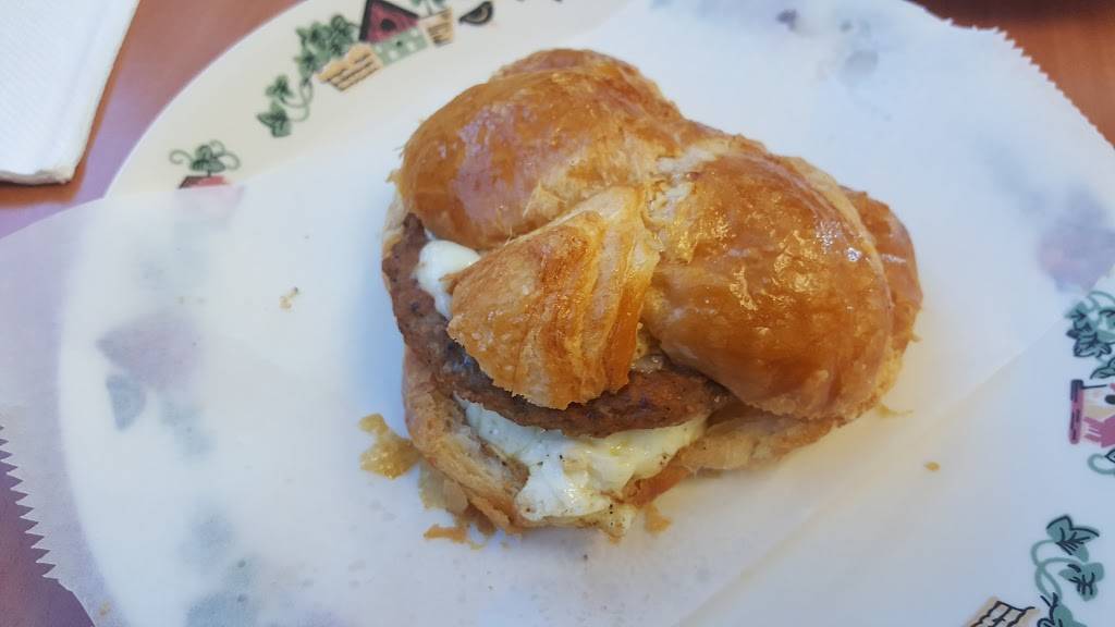 Happy donut | bakery | 2715 Fort Campbell Blvd, Hopkinsville, KY 42240, USA | 2704846297 OR +1 270-484-6297