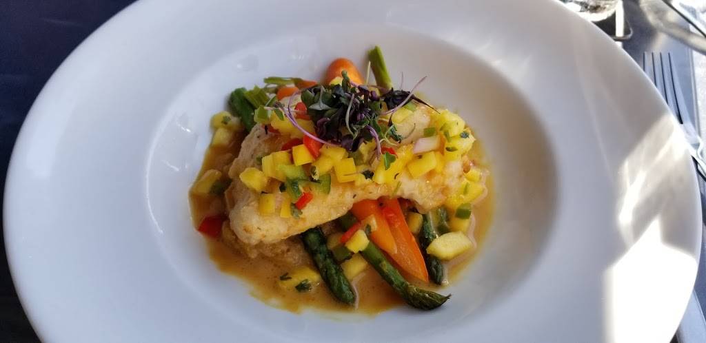 Flippers | restaurant | 8767 Estero Blvd, Fort Myers Beach, FL 33931, USA | 2397651025 OR +1 239-765-1025