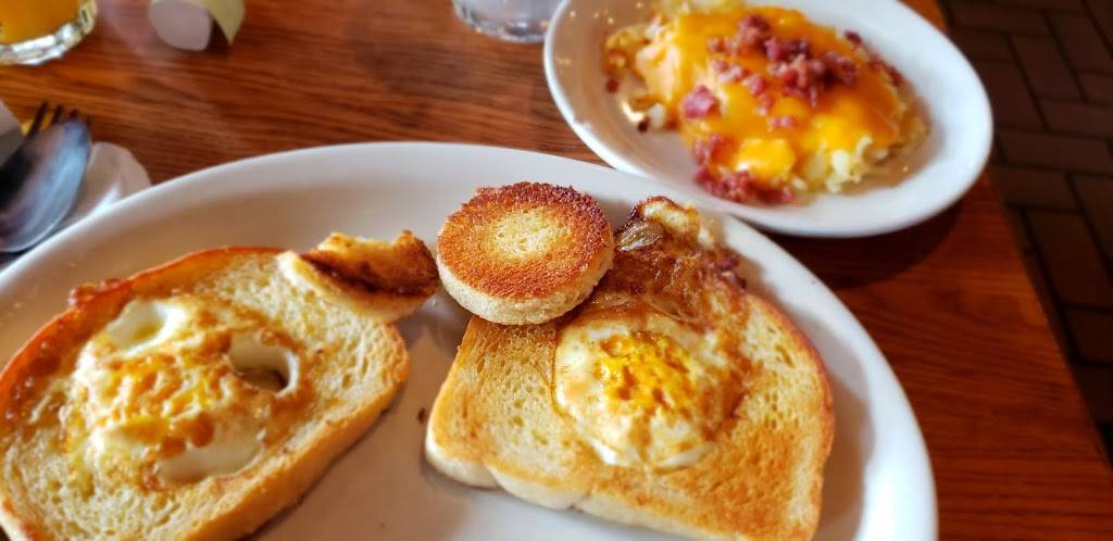 Cracker Barrel Old Country Store | restaurant | 1370 N Main St, Summerville, SC 29483, USA | 8438713019 OR +1 843-871-3019