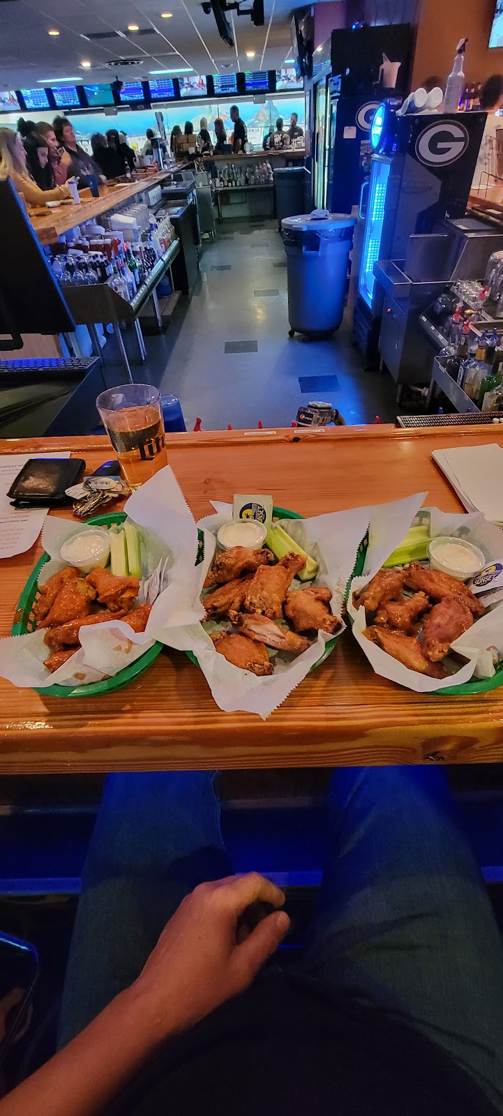 Classic Lanes Oak Creek | restaurant | 7501 S Howell Ave, Oak Creek, WI 53154, USA | 4147641120 OR +1 414-764-1120