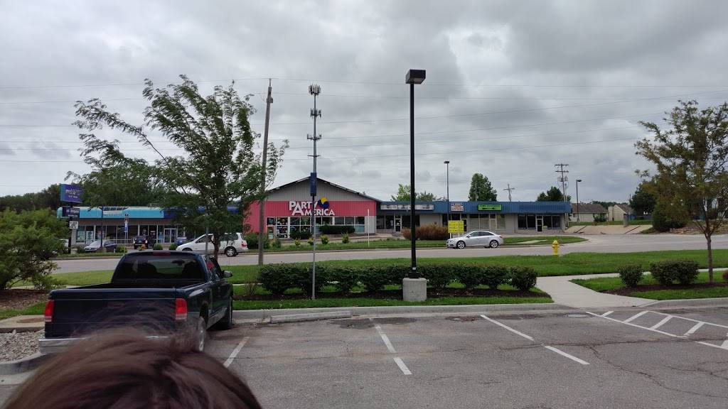 Chipotle Mexican Grill | restaurant | 1420 W 23rd St, Lawrence, KS 66046, USA | 7853129081 OR +1 785-312-9081