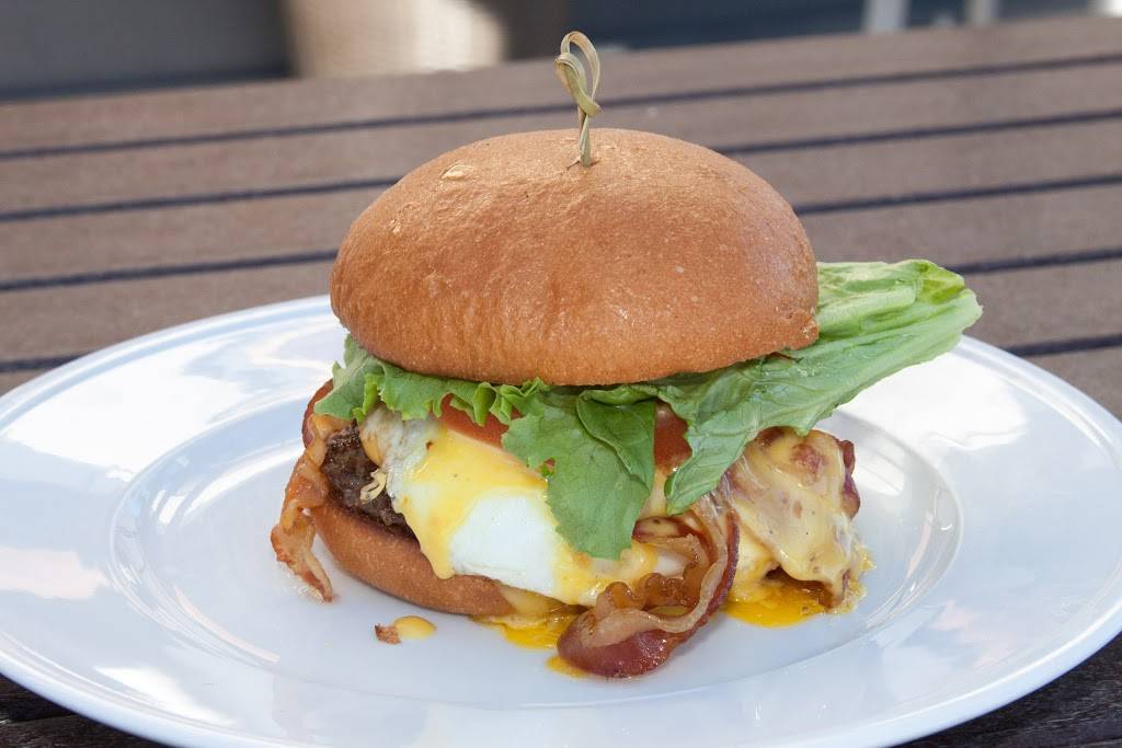 JJ Winns Restaurant & Lounge | restaurant | 13508 OH-15, Montpelier, OH 43543, USA | 4194850700 OR +1 419-485-0700