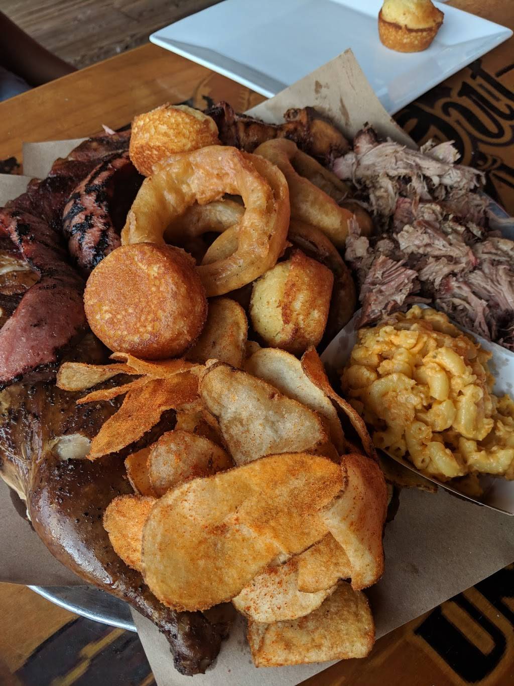 Smoky Oak Taproom | restaurant | 1234 Camp Rd, Charleston, SC 29412, USA | 8437626268 OR +1 843-762-6268