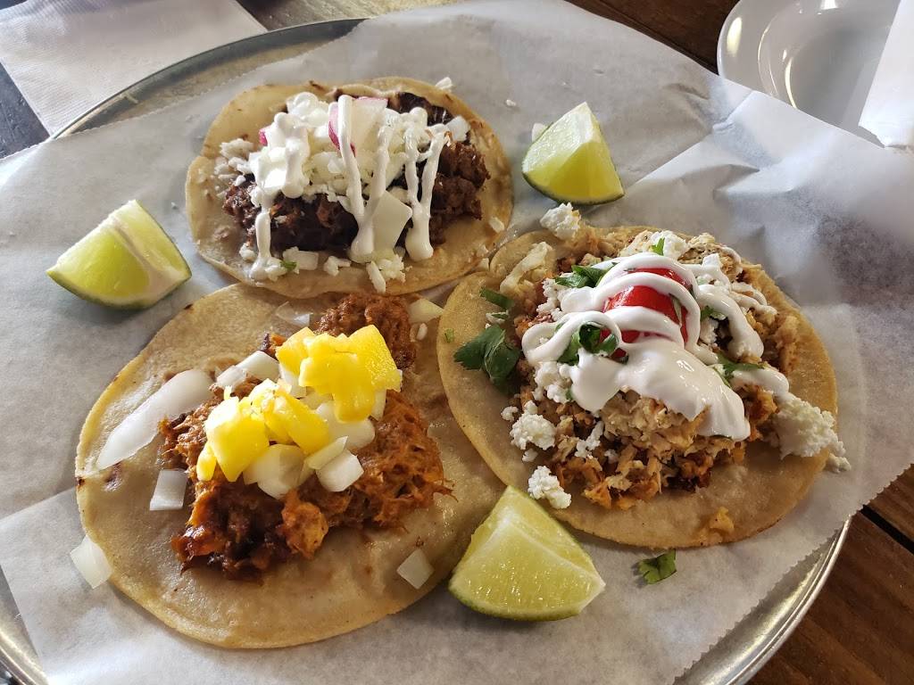 Pan Filos Co. Bar & Grill | restaurant | 656 S Gulfview Blvd, Clearwater Beach, FL 33767, USA | 7272404998 OR +1 727-240-4998