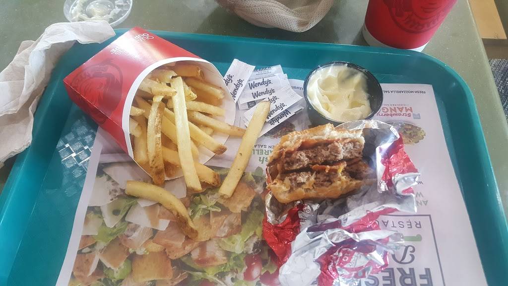 Wendys | restaurant | 1045 S Arizona Ave, Chandler, AZ 85286, USA | 4809176855 OR +1 480-917-6855