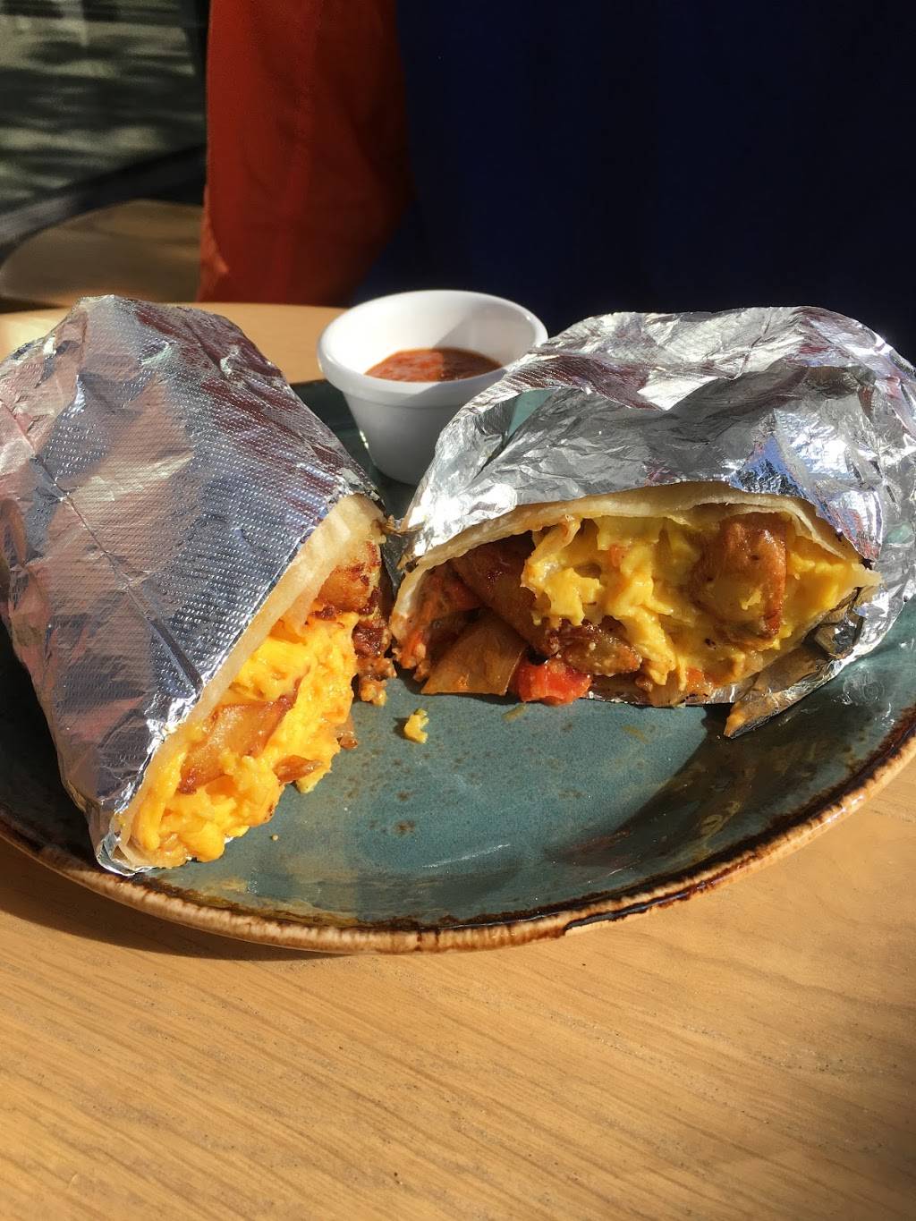 Go Get Em Tiger | restaurant | 827 E 3rd St, Los Angeles, CA 90013, USA | 2132775558 OR +1 213-277-5558