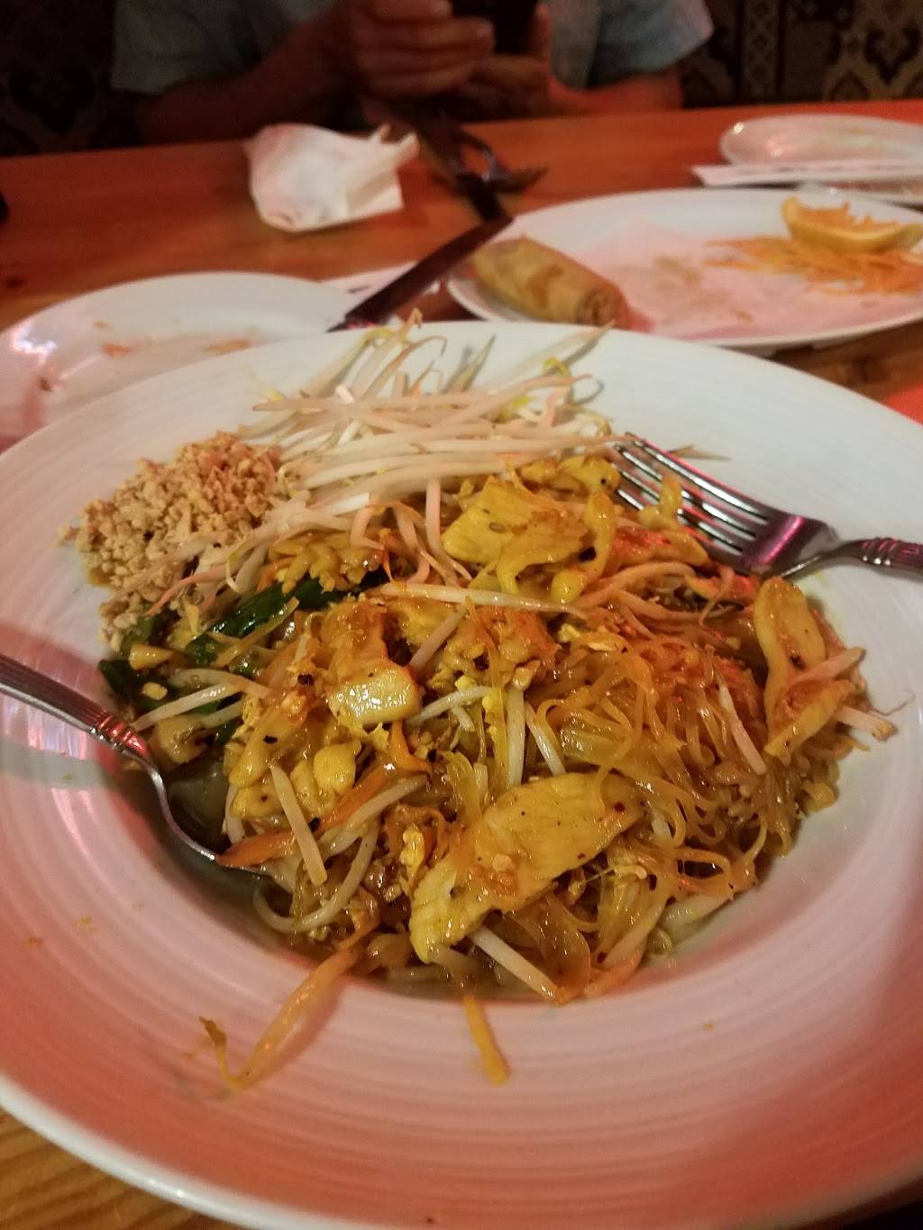 King & I At The Lakes | restaurant | 2904 W Lake E Dr, Las Vegas, NV 89117, USA | 7022561568 OR +1 702-256-1568