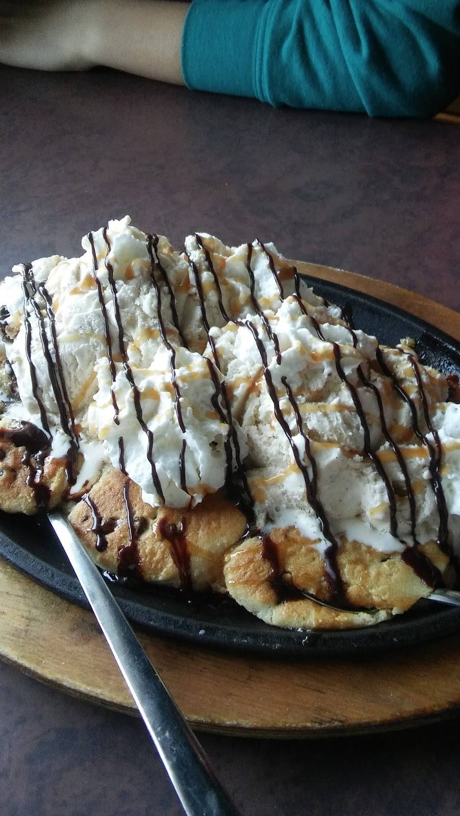 Hams Restaurant | restaurant | 2373 Riverside Dr, Danville, VA 24540, USA | 4347922360 OR +1 434-792-2360