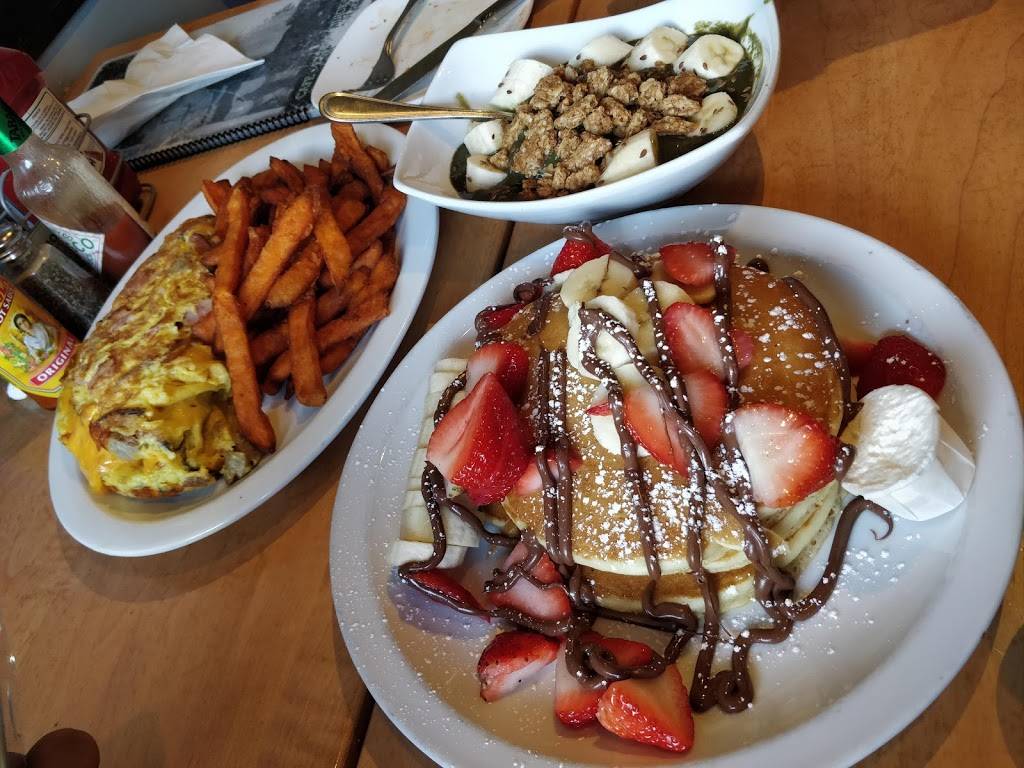Brownstone Pancake Factory | restaurant | 860 River Rd, Edgewater, NJ 07020, USA | 2019454800 OR +1 201-945-4800