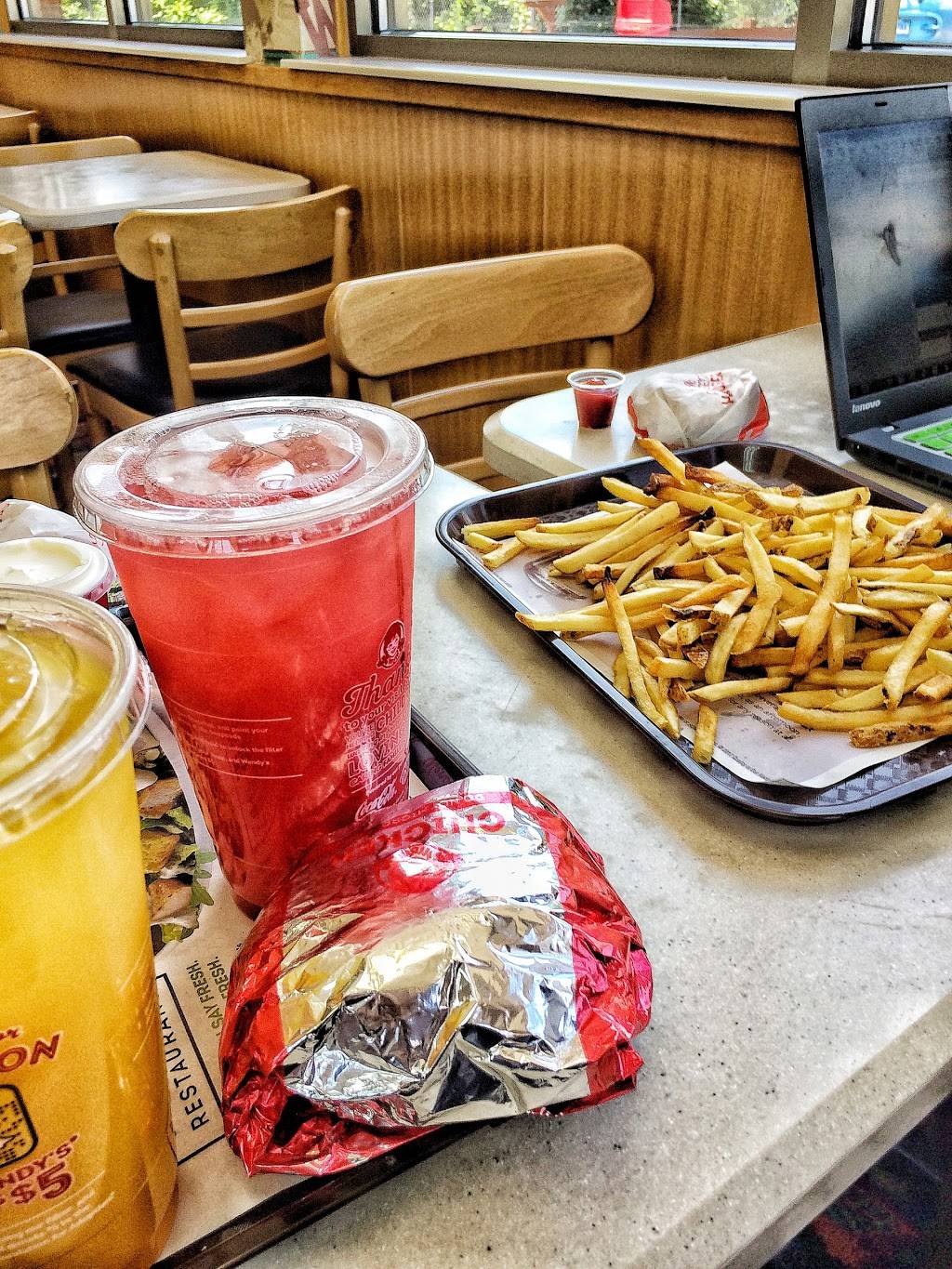 Wendys | restaurant | 15 Boston Post Rd, Orange, CT 06477, USA | 2037959570 OR +1 203-795-9570